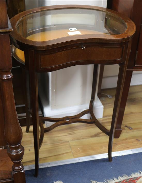 An Edwardian inlaid mahogany display table W.55cm.